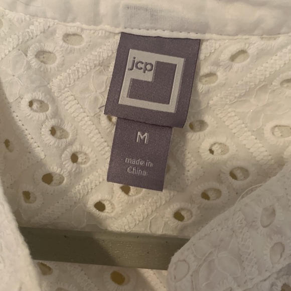 JCP Sleeveless eyelet blouse - Picture 5 of 6